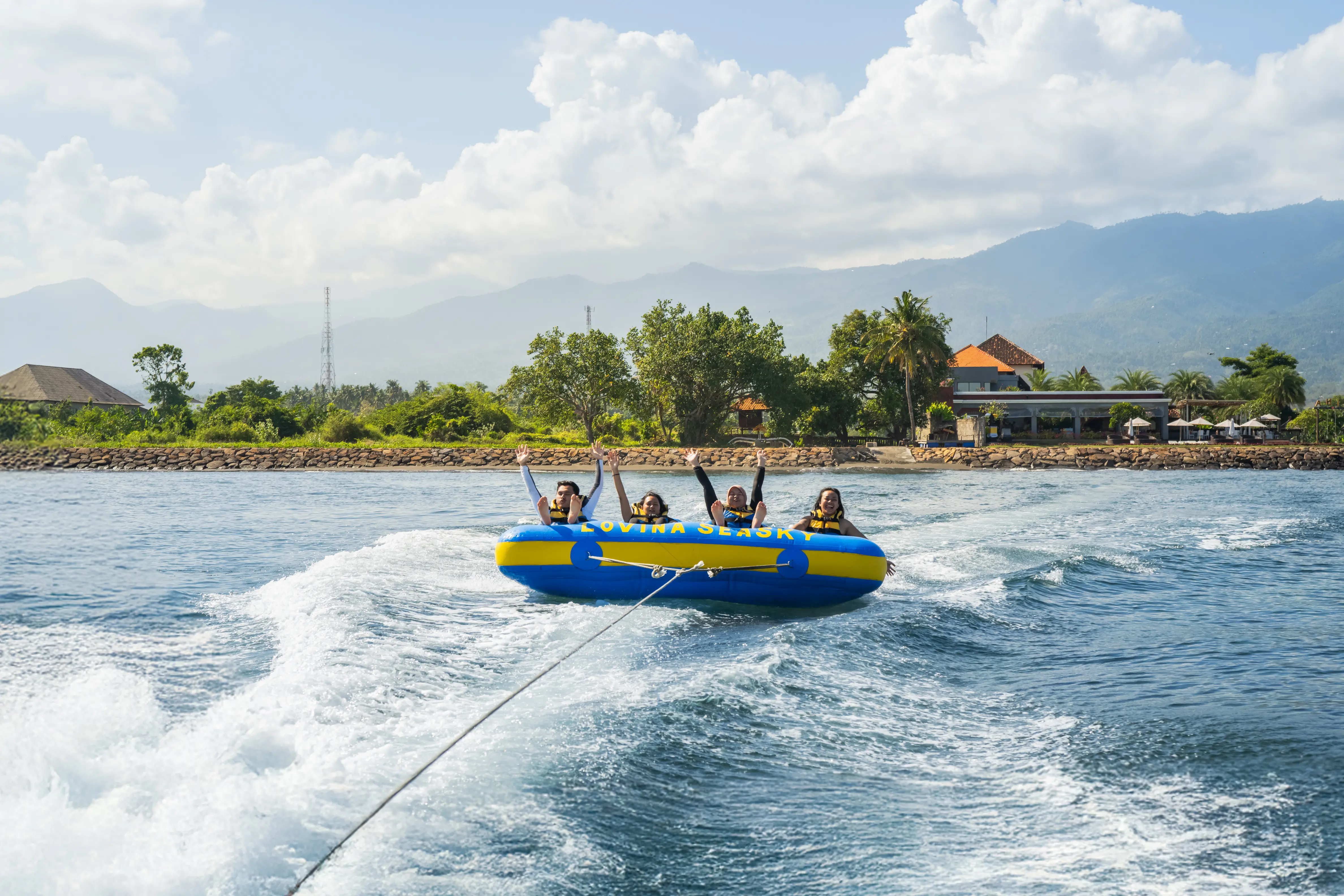 FRENZY BOAT at Lovina Beach Club & Resort
