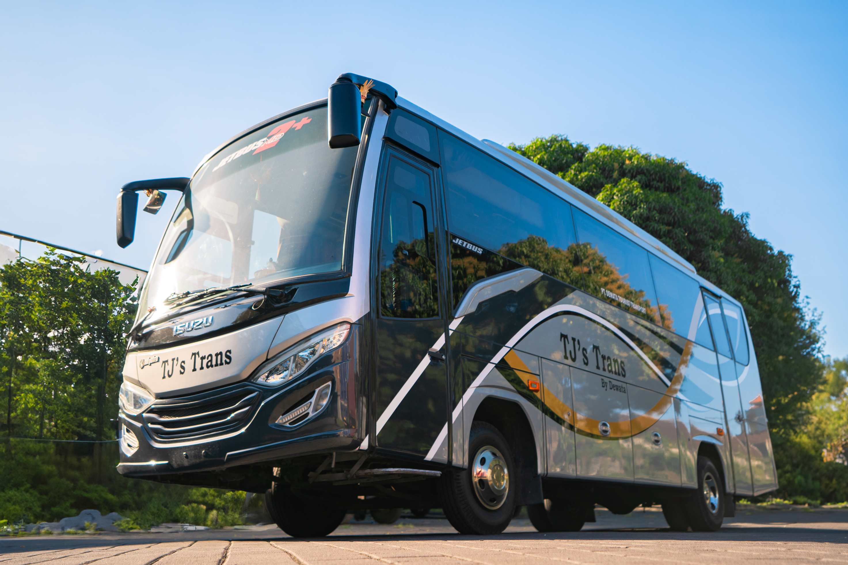 Special Car Rental Offer – Travel in Style at Lembongan Beach Club & Resort