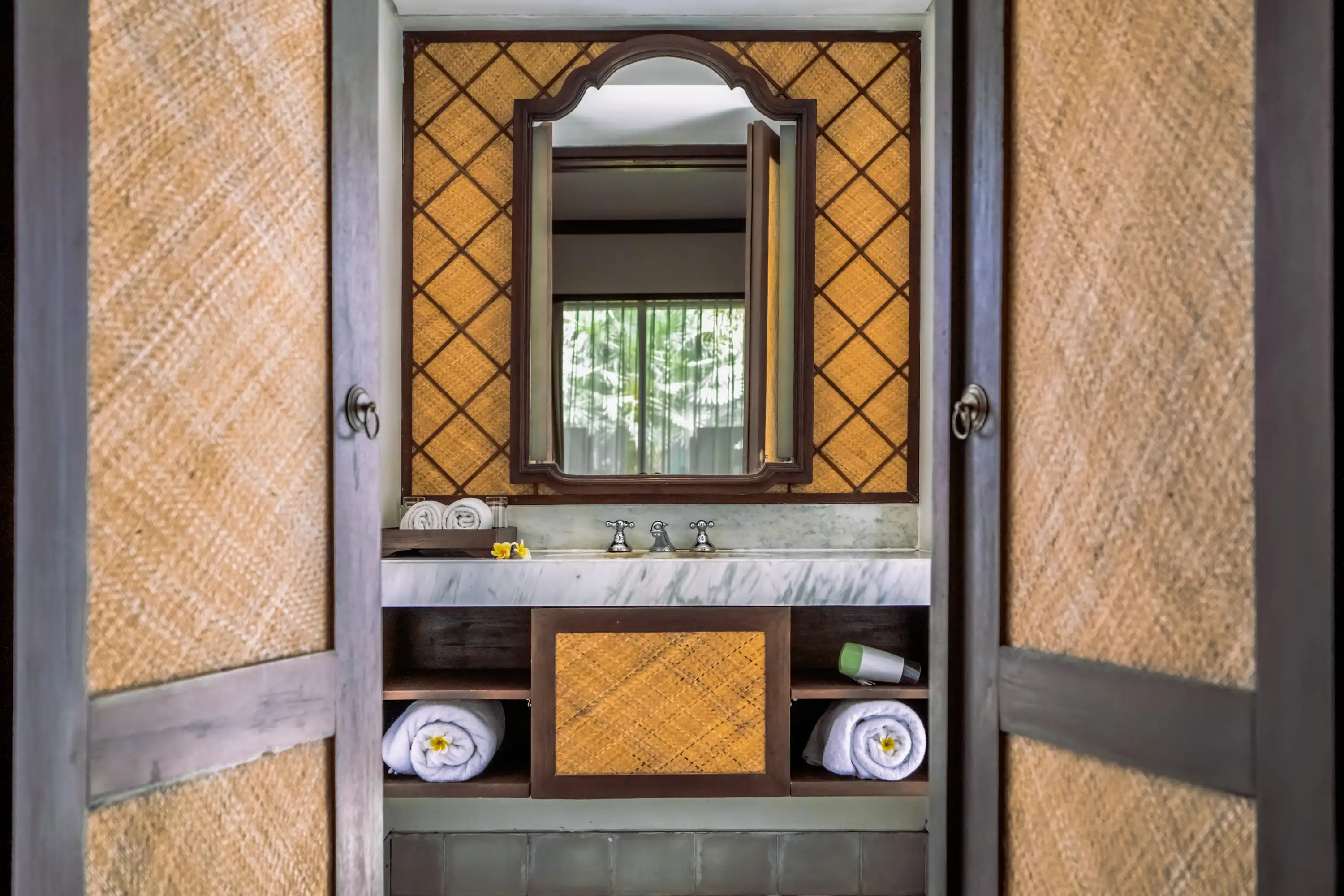 Room with One Way Airport Transfer. at Lembongan Beach Club & Resort