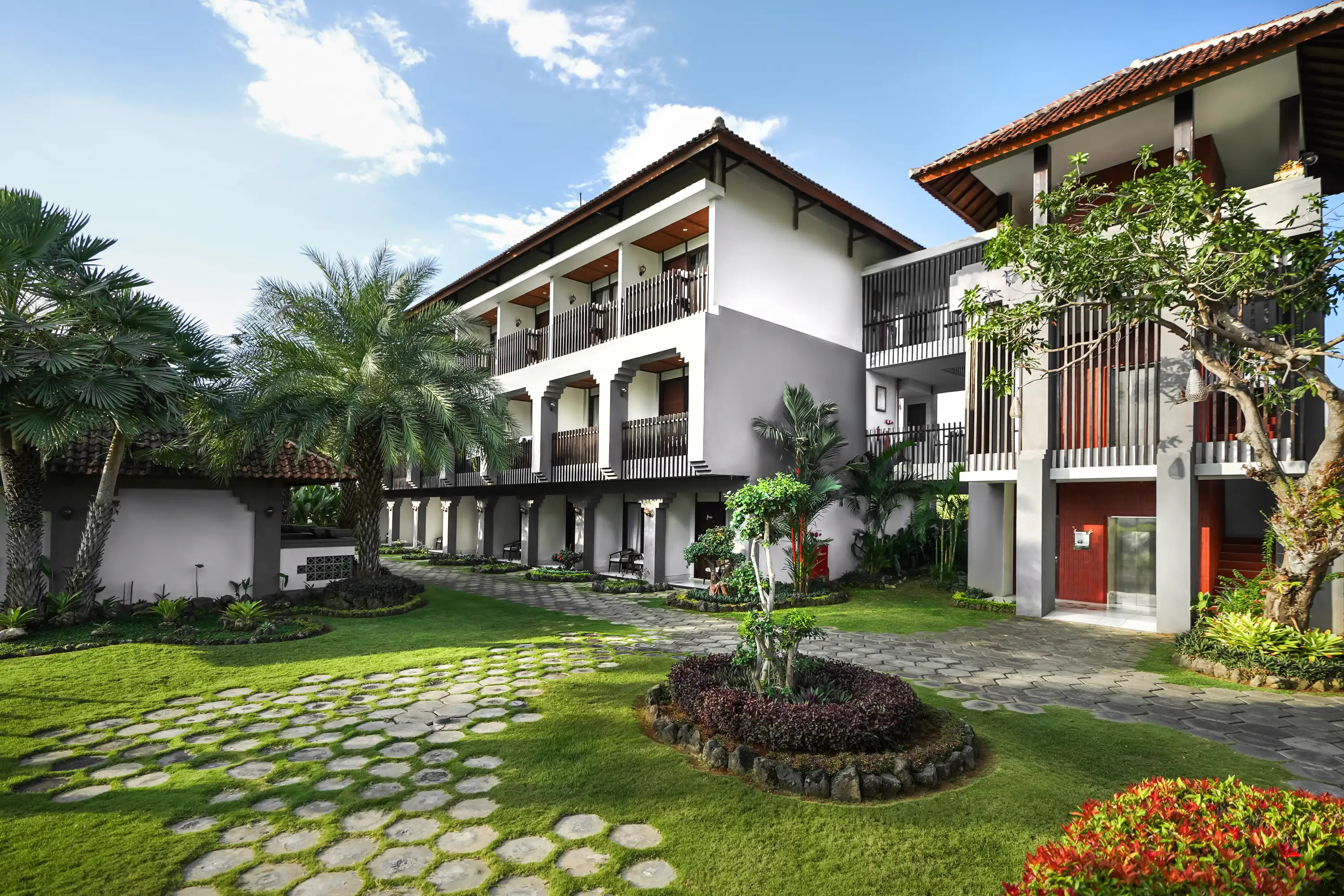 Deluxe Garden Lovina Beach Club & Resort