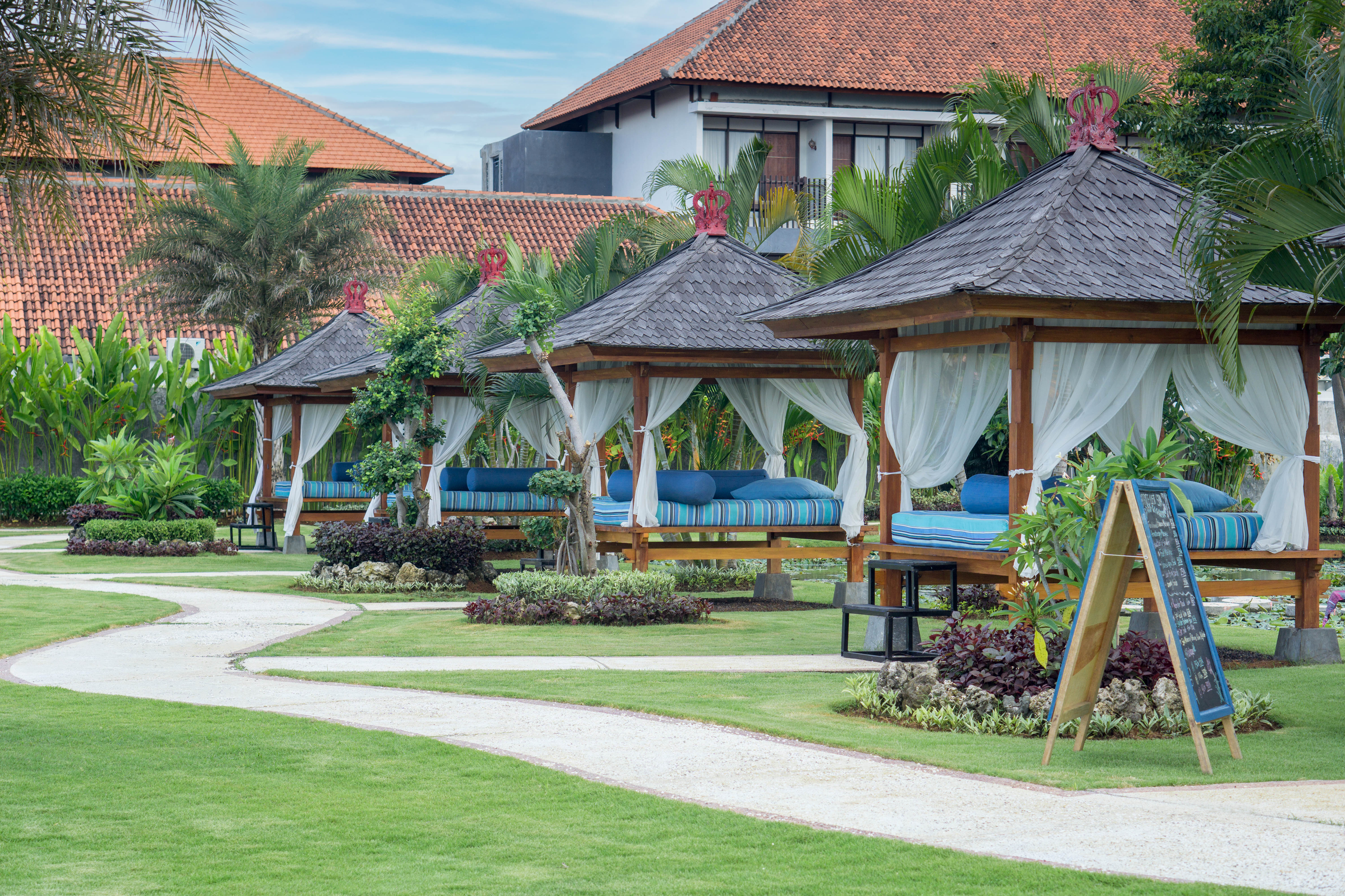 Lovina Beach and Club Resort